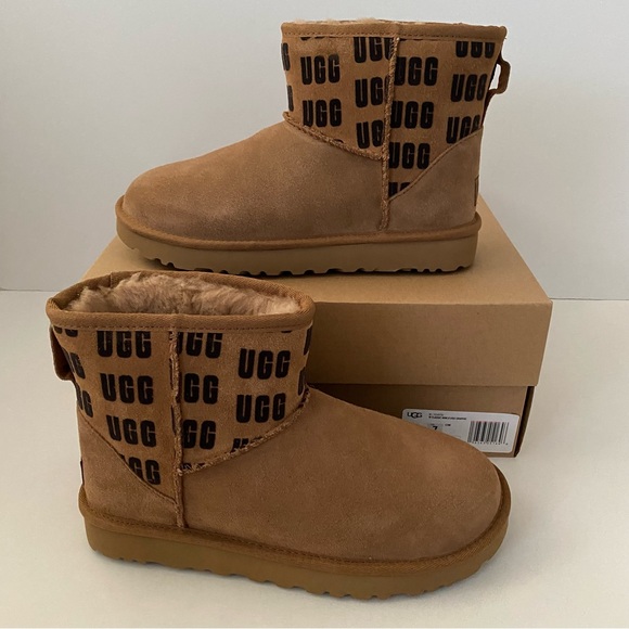 UGG Classic Mini Boots Graphic Chestnut 7 NEW in Box - Picture 9 of 10